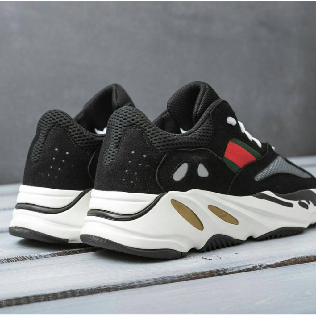 yeezy 700 x gucci