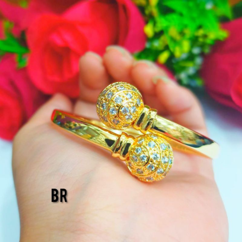 GELANG TANGAN WANITA TITANIUM MOTIF PILIHAN ANTI LUNTUR BAHAN LAPIS EMAS 24 K