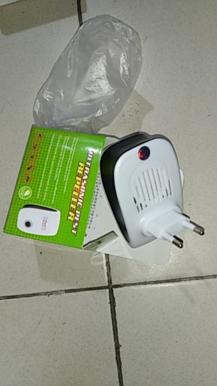 Alat Pengusir Nyamuk / Tikus / Serangga Elektrik Ultrasonik Kualitas Tinggi