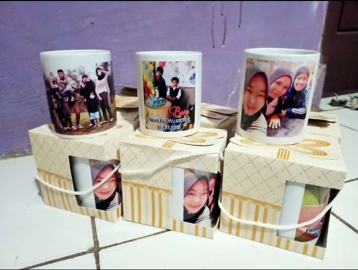 Mug Custom Mug Souvenir Mug Karakter Souvenir Mug Gelas Mug Couple Mug Full Color Full Warna