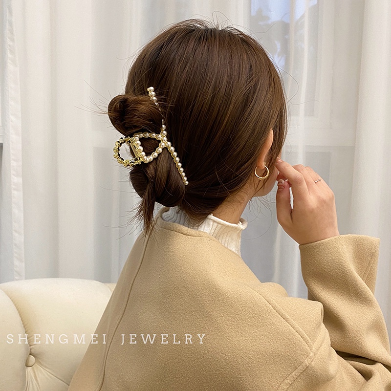 JEPIT BESI MUTIARA JEPITAN PEARL JEDAI KLIP METAL GOLD SILVER AKSESORIS RAMBUT ELEGAN KOREA WANITA WARNA EMAS BESAR TEBAL KOREAN WOMEN FEMALE ELEGANT SMALL PEARLS RHINOSTONE JAW THICK HAIR SHARK MOON CLAW HAIRCLIP CLIPS MEDIUM LARGE BIG JUMBO