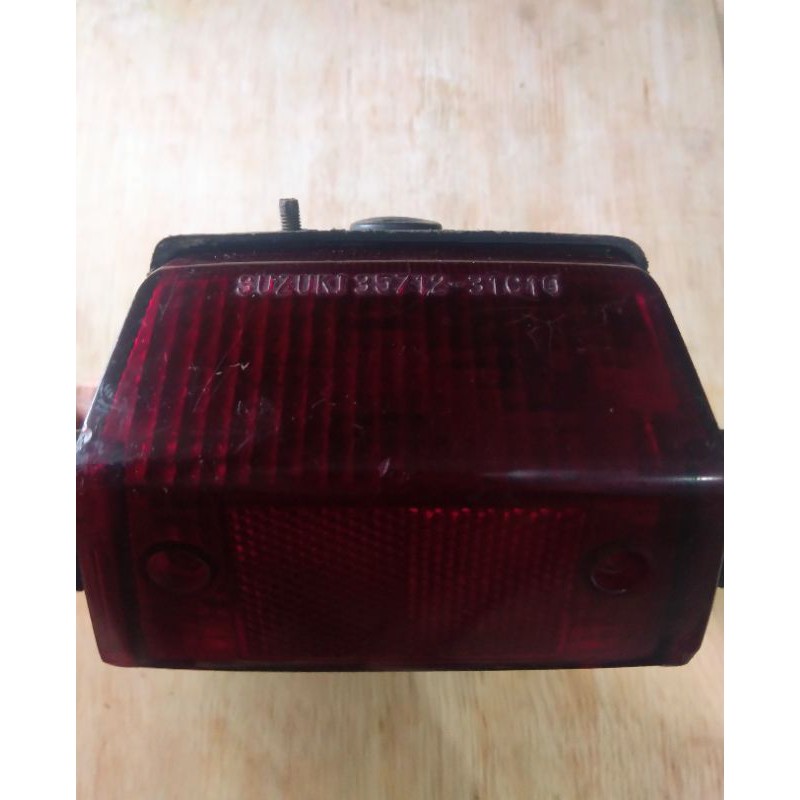 Lampu Belakang Stoplamp Stopan Suzuki RGR RG R 150 Crystal Cristal Beserta Rumahan Ori Original
