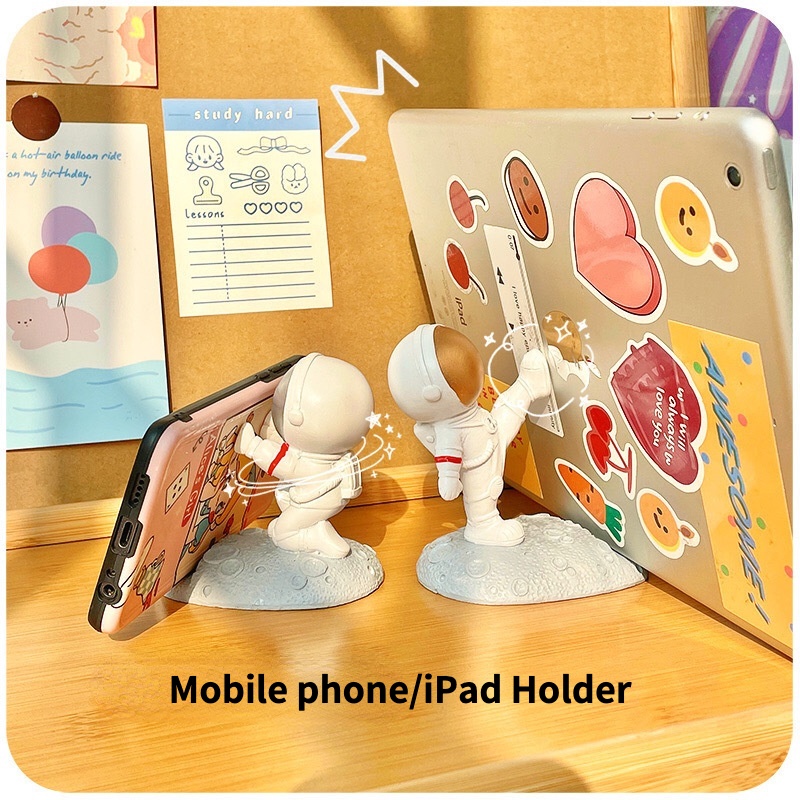 Stand Holder Ponsel / Ipad Bahan Resin Desain Astronot Untuk Dekorasi Meja