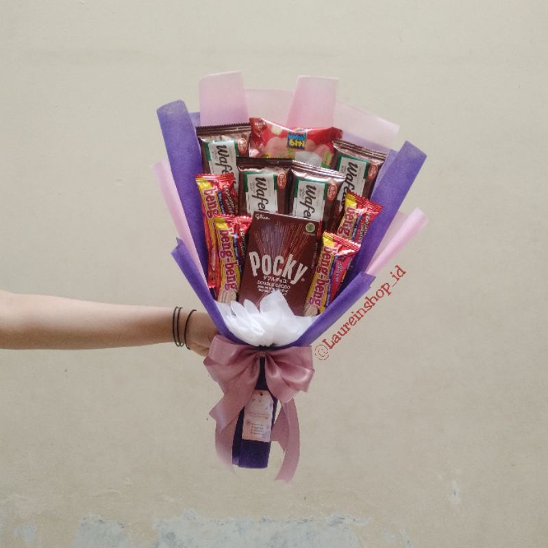 

Buket snack murah/hadiah wisuda/hadiah ulanh tahun