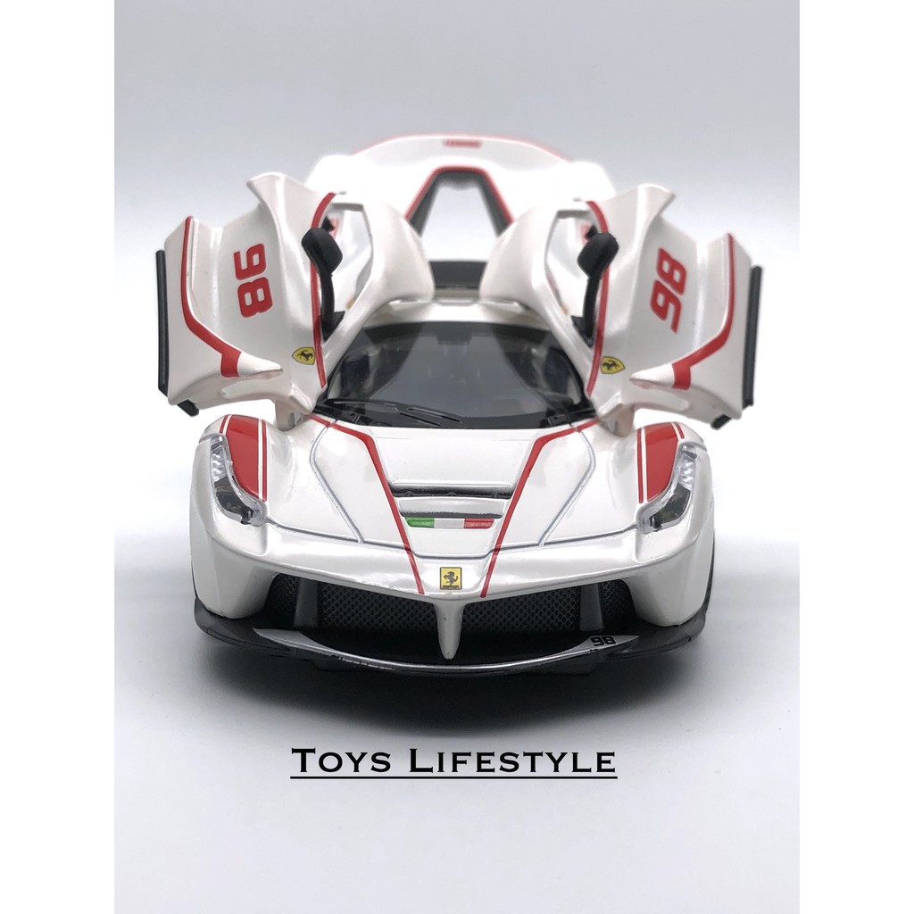 Mainan Mobil Diecast LaFerrari 1:32 (Putih)