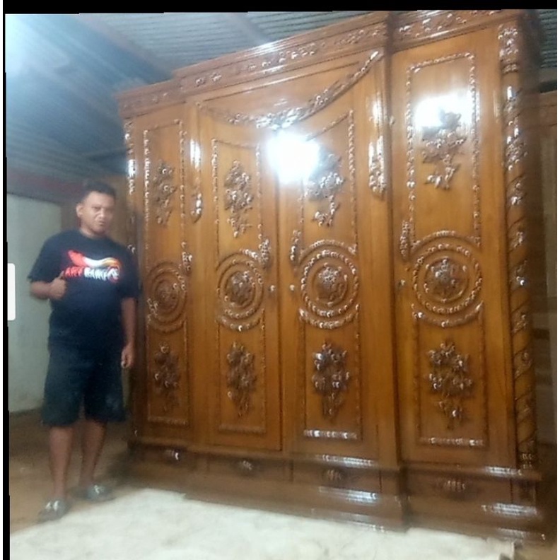 lemari pakaian jati 4 pintu ukir jepara lemari pakaian gong  kayu jati