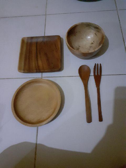 Set Mangkok Piring Sendok Garpu Kayu Oesing Craft