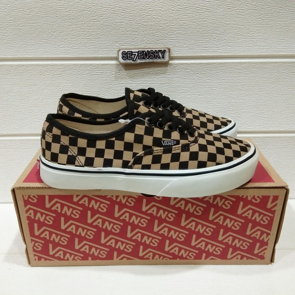 checkerboard skate vans