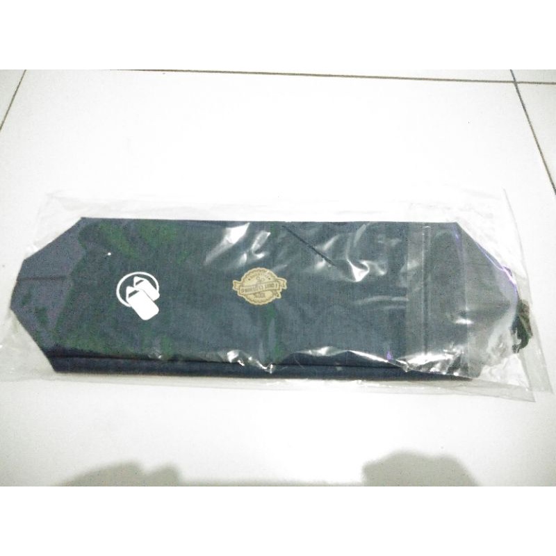 

Tempat/Kotak Pensil Jumbo