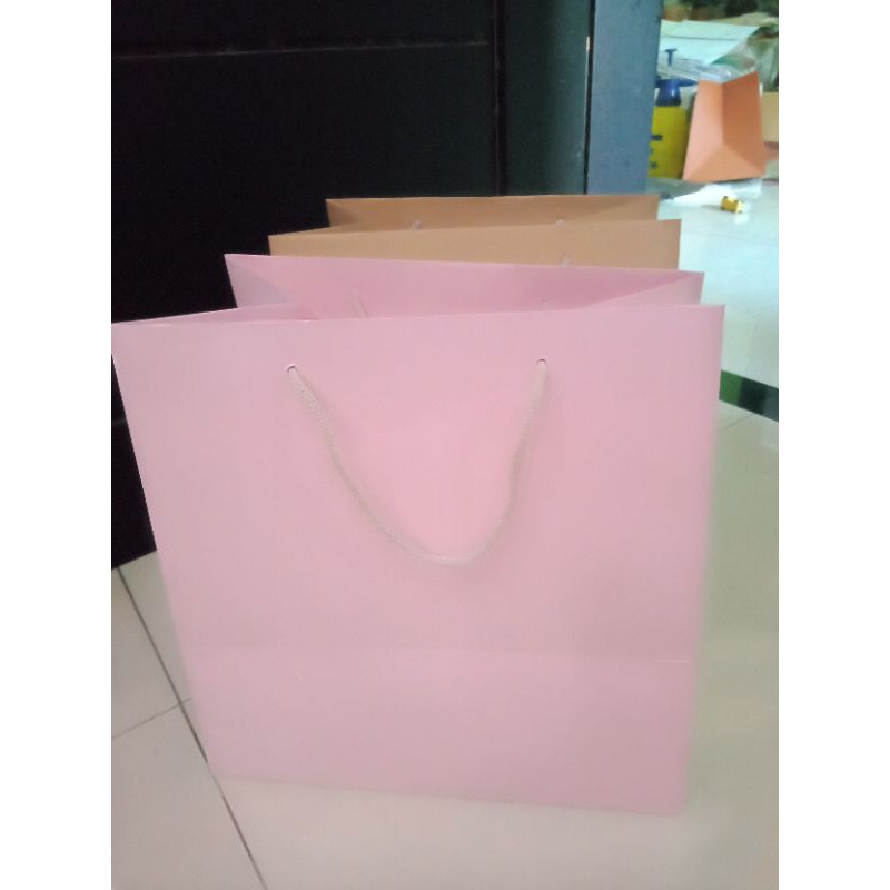 PAPERBAG BENTO POLOS (ALAS 25X17X TINGGI 25) PINK CREAM