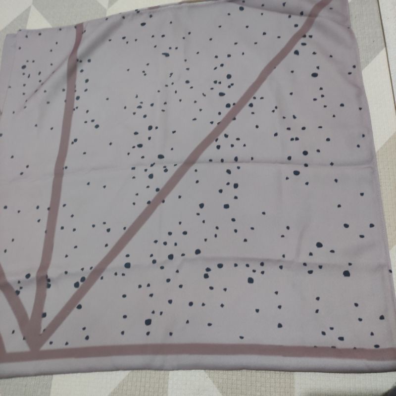 [PRELOVED] Tsabita Scarf