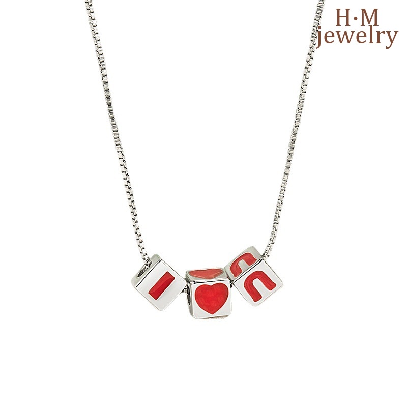 Kalung Rantai Dengan Liontin Kubus Motif Tulisan I Love U Gaya Vintage Untuk Wanita