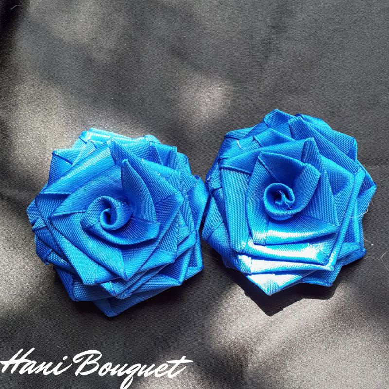 Bunga Mawar Satin Biru