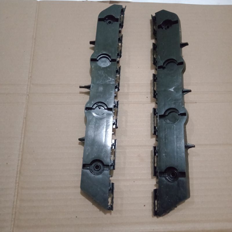 Breket bemper bumper belakang calya sigra
