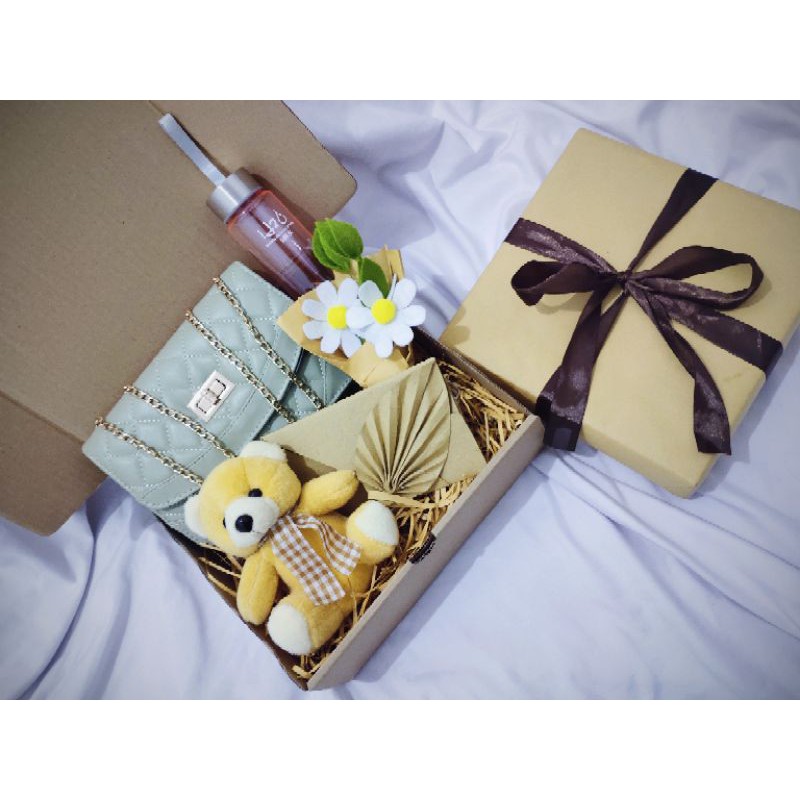 

Gift Box Untuk Ulang Tahun Wanita Murah dan Cantik