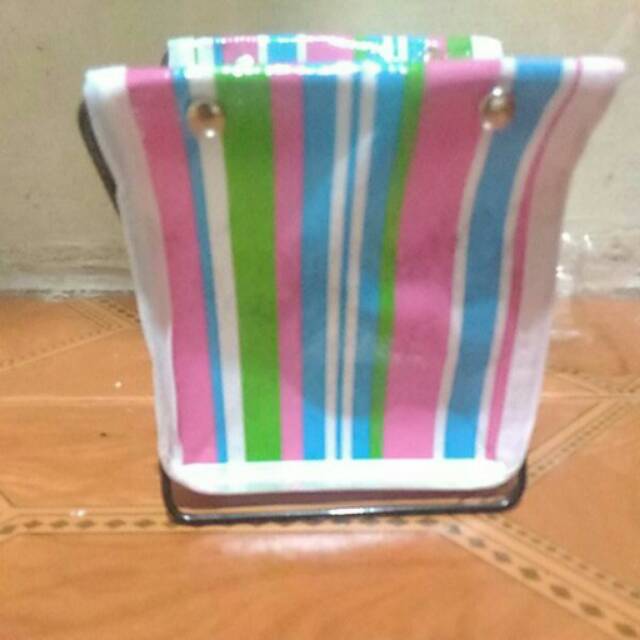 

TA0008 TEMPAT PENSIL SERBAGUNA LIPAT