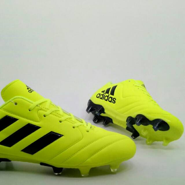 

New adidas stabilo yellow size 38-43