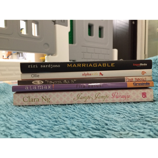 Novel chicklit metropop Marriagable, Alphawife, Panggil Aku B, Jampi-jampi Varaiya, Alamak