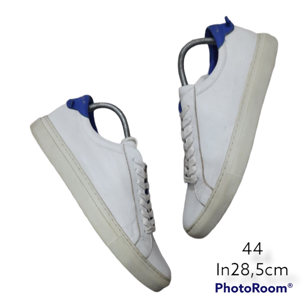 Sepatu Givenchy Second Size 44