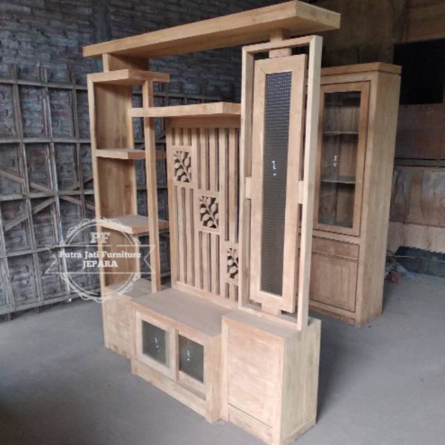 Lemari sekat kayu jati Bufet Tv ruang tamu model simpel