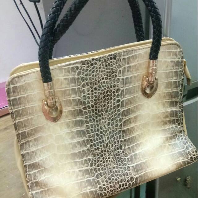 Tas wanita motif ular