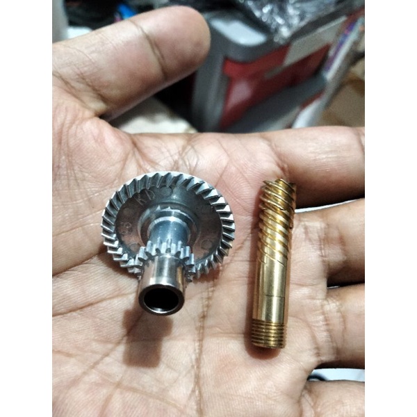 part original main gear pinion gear Penn Battle II Sargus II Fierce II Pursuit II Conflict 3000 4000