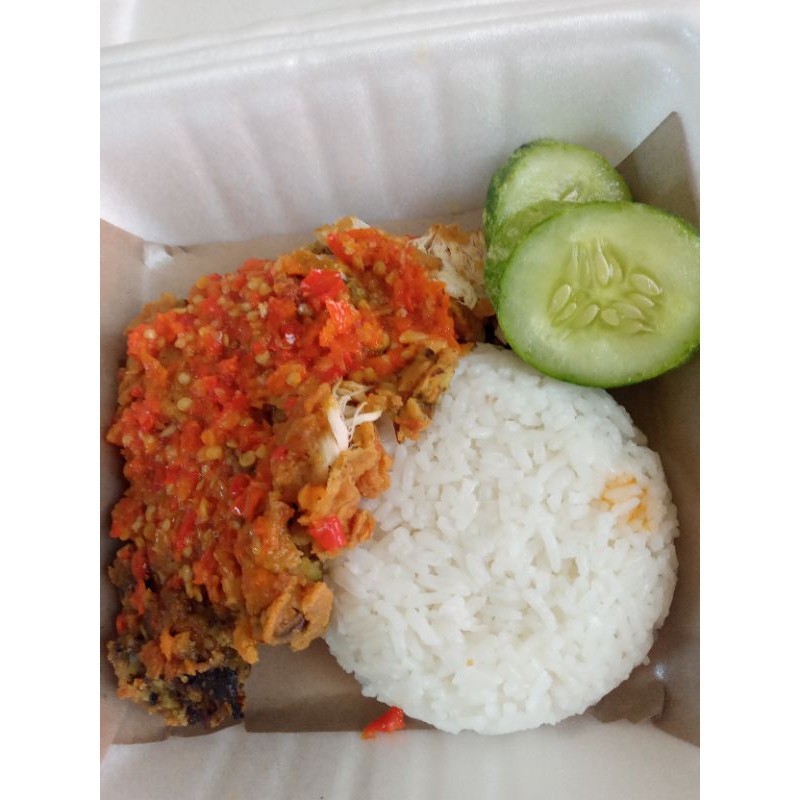 

Ayam geprek + nasi