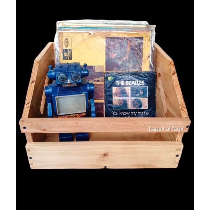 vintage box vinyl piringan hitam