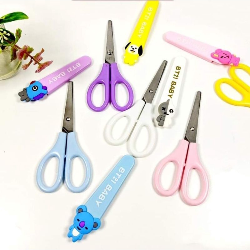 

GUNTING KERTAS PLASTIK BT21