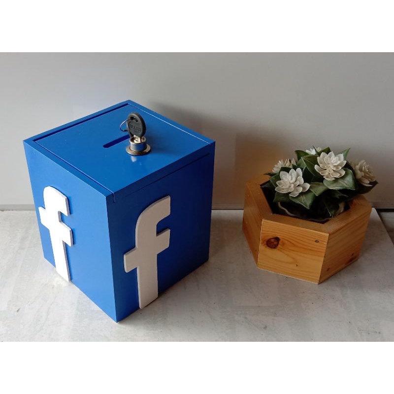 Celengan Target Desain Facebook Unik