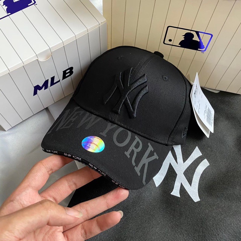 MLB Cap new York black font