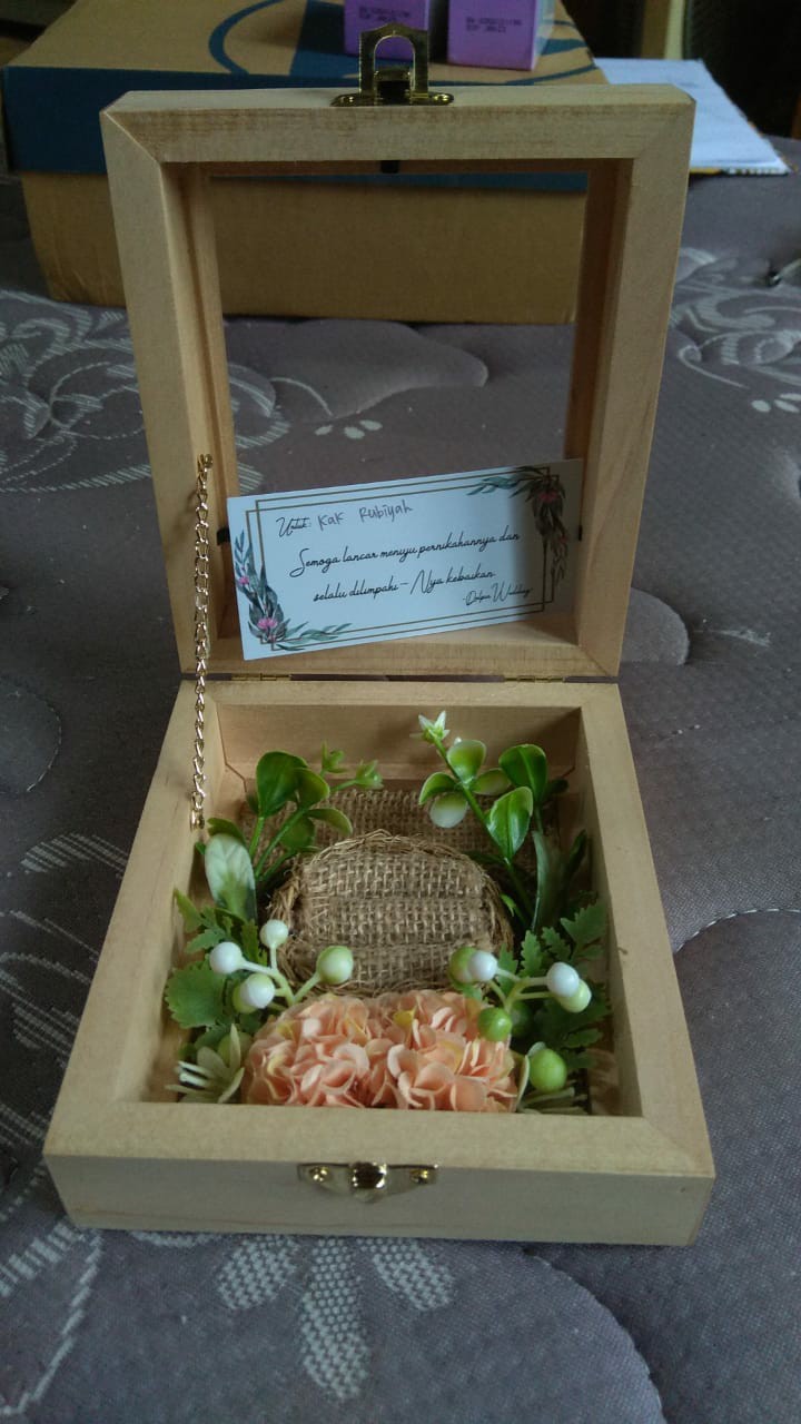 Kotak Cincin Kayu + Bunga Untuk Seserahan/ Kcb