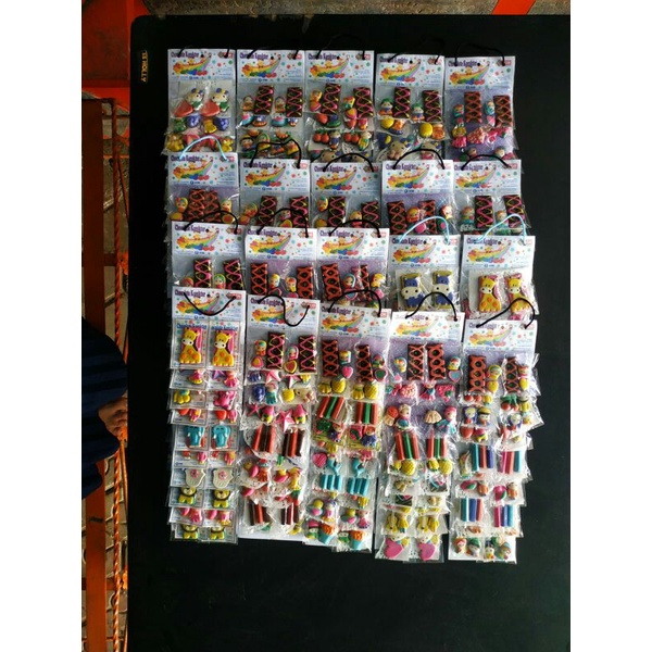 

Cokelat karakter Rencengan Besar