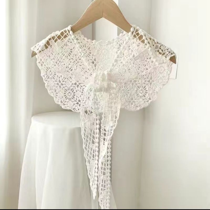 KERAH COLLAR/KERAH PALSU SEGITIGA/SCARF CAPE /SYAL RENDA BUNGA IMPORT/SYAL SELENDANG KECIL TABIR SURYA PENDEK/SYAL ROMPI KECIL-Putih