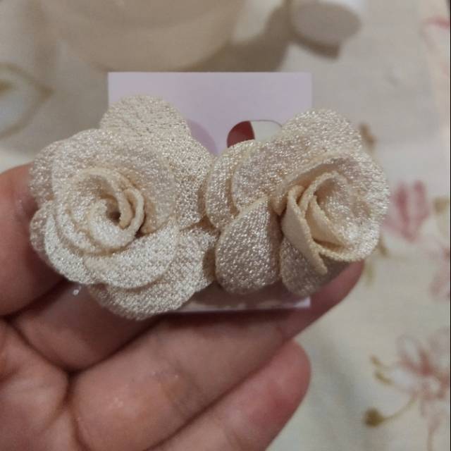Anting-anting tindik Cute