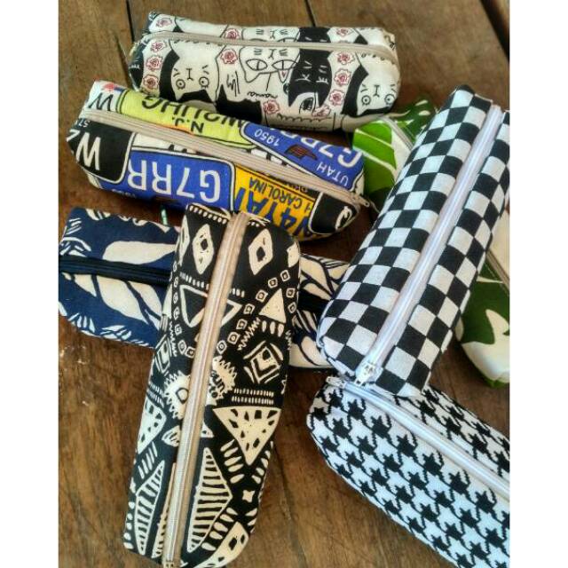 

Tempat pensil / dosgrip / dompet pensil kanvas lucu / Souvenir murah