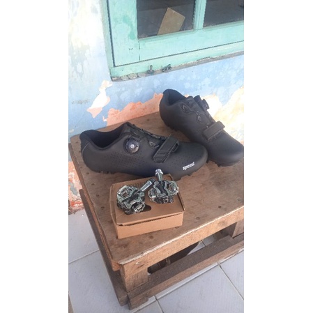 pedal dan sepatu cleat mtb