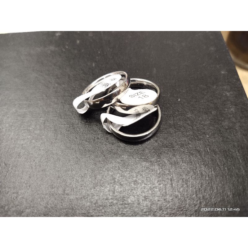 Cincin Stainless Steel/ Titanium Oval putih 4mm isi 36 pcs