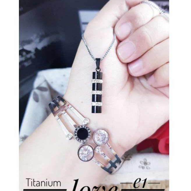 Titanium Set Kalung dan Gelang f567