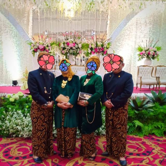 Kebaya ibu (bludru)