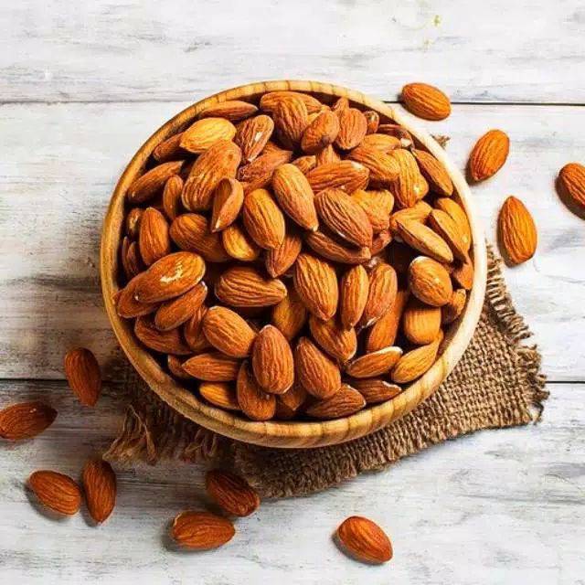 

Kacang almond