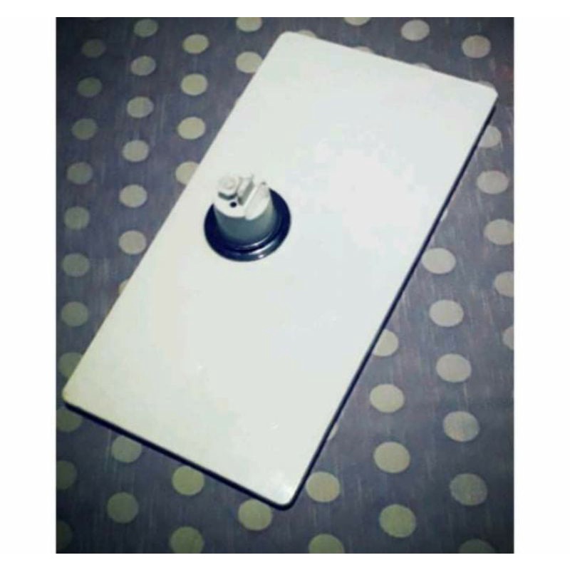 KAKI TV LED POLYTRON 24