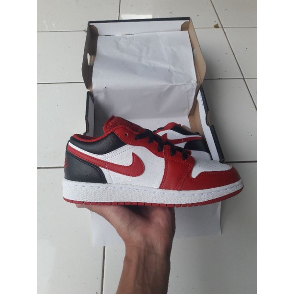 Nike Air Jordan 1 Low Chicago Bulls White Gym Red and Black Original Resmi