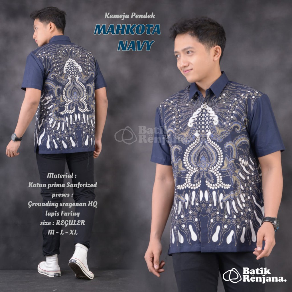 MAHKOTA NAVY RENJANA BATIKSOLOAMANAH KEMEJA BATIK PRIA SOLO LENGAN PENDEK LAPIS FURING ATASAN BATIK PREMIUM MODERN KALAWANGSA PINAYUNG BIRU AJI LUWUNG GONDROWARU ARYADEWA BANYU IJO MANUK BIRU VAMANA ABINAYA ELANG MEWAH MODANG KUNGING BATIK SOLO AMANAH SM