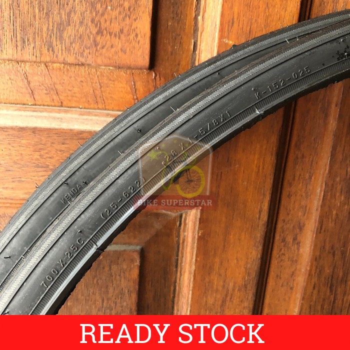 Ban Luar Sepeda Kenda K152 700x25C Slick Hitam