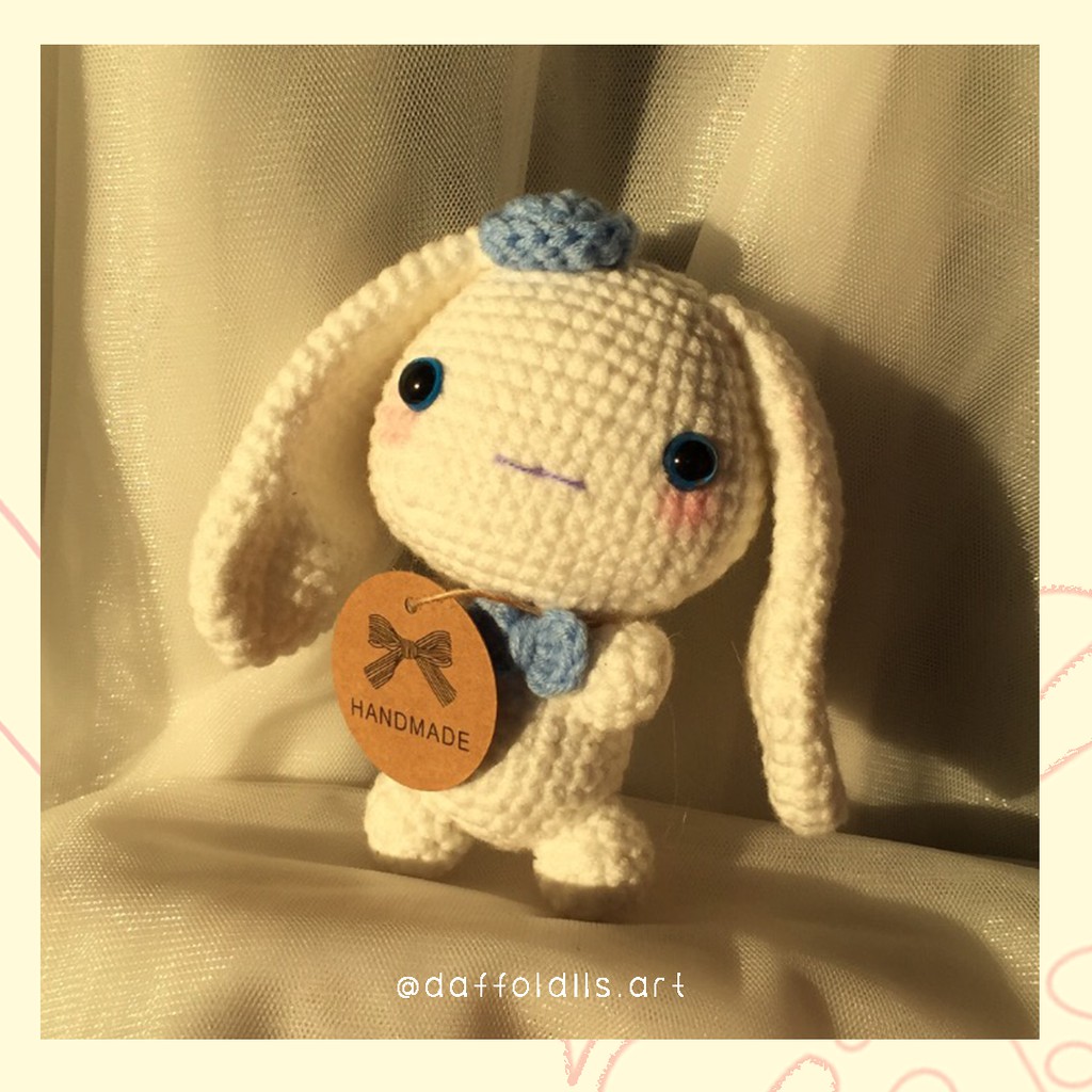 Amigurumi Ruby Boneka Rajut Kelinci Putih Gantungan Kunci Boneka Buket Handmade