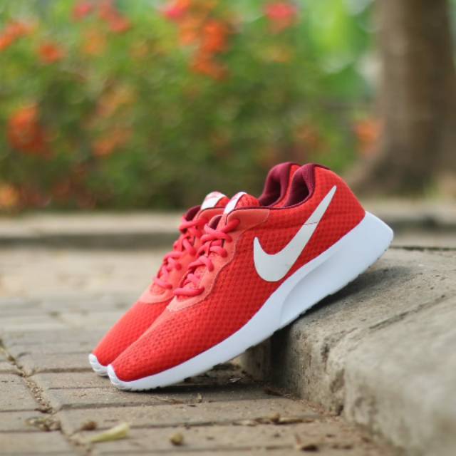 nike tanjun red