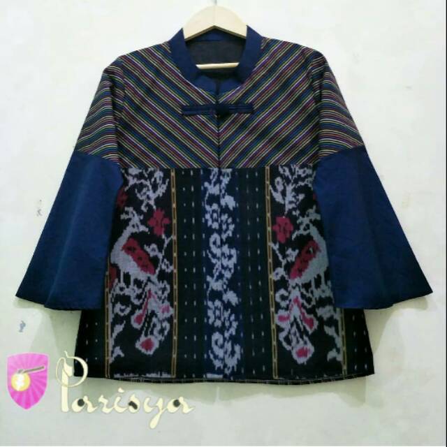 Blus tenun lurik kombinasi tenun troso, polos katun jepang pada lengan bawah