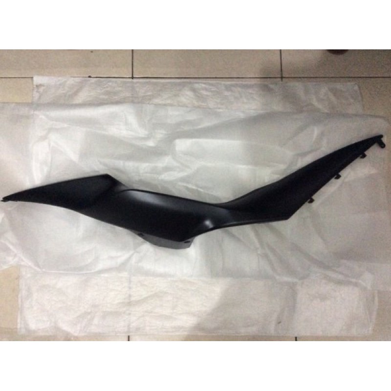 Body Belakang  RH Kanan Suzuki GSX R 150 Hitam Doff
