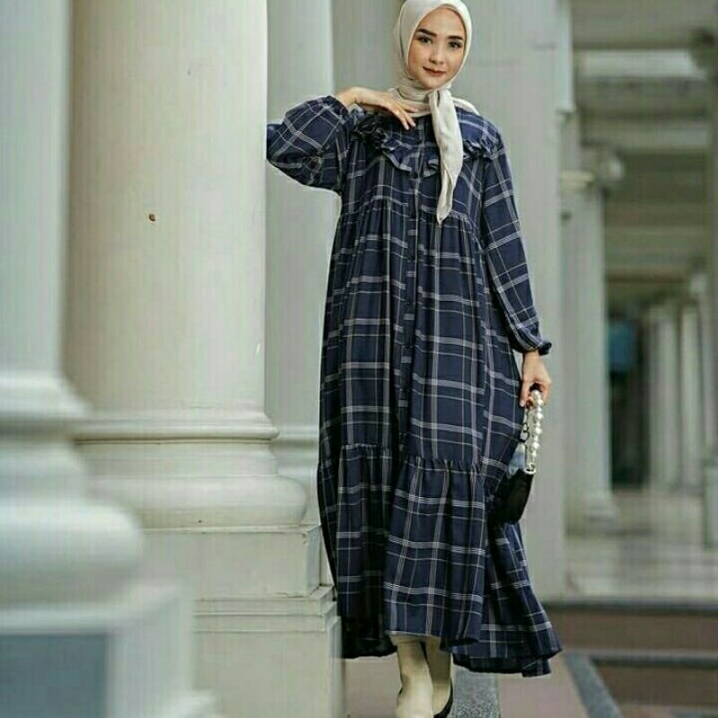 HAYYA PLAID NAVY by Haideeorlin